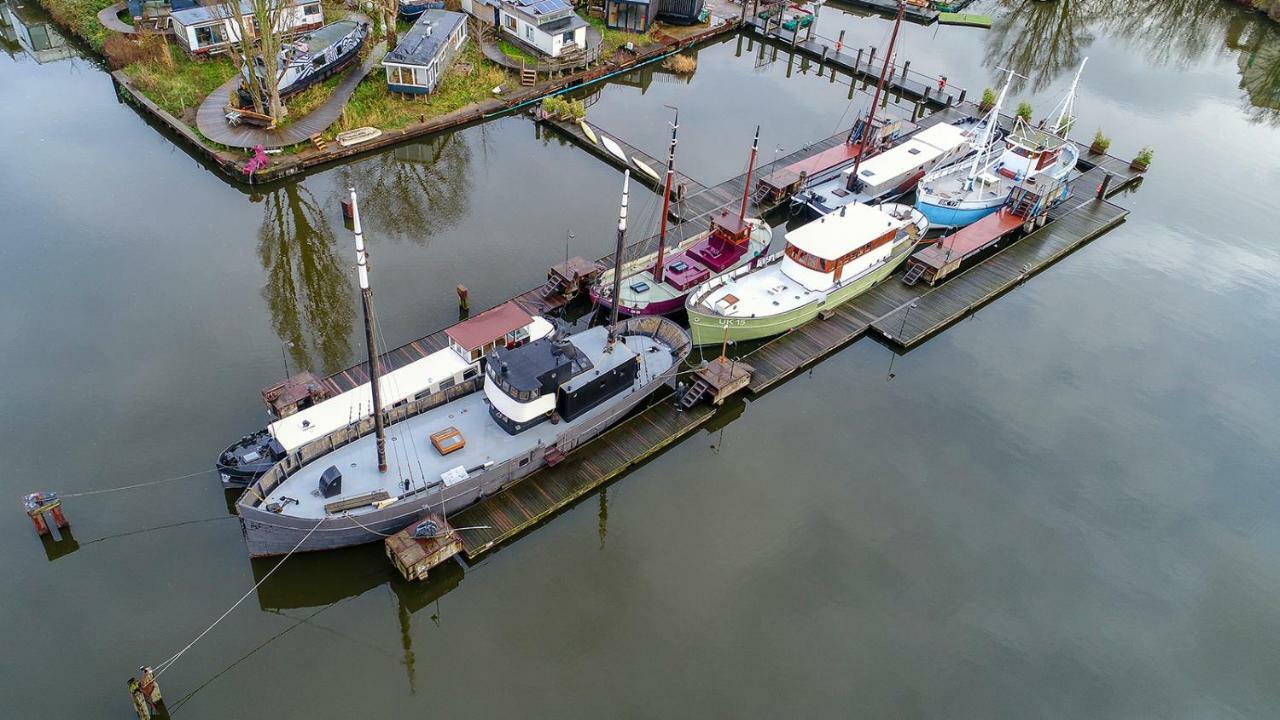 Asile Flottant Bateau-hôtel