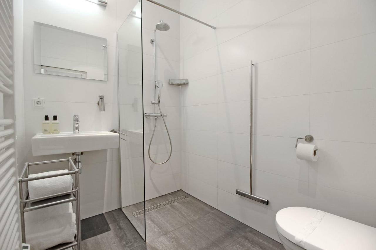 Large 2p Canal Prinsengracht Couette-café 2*