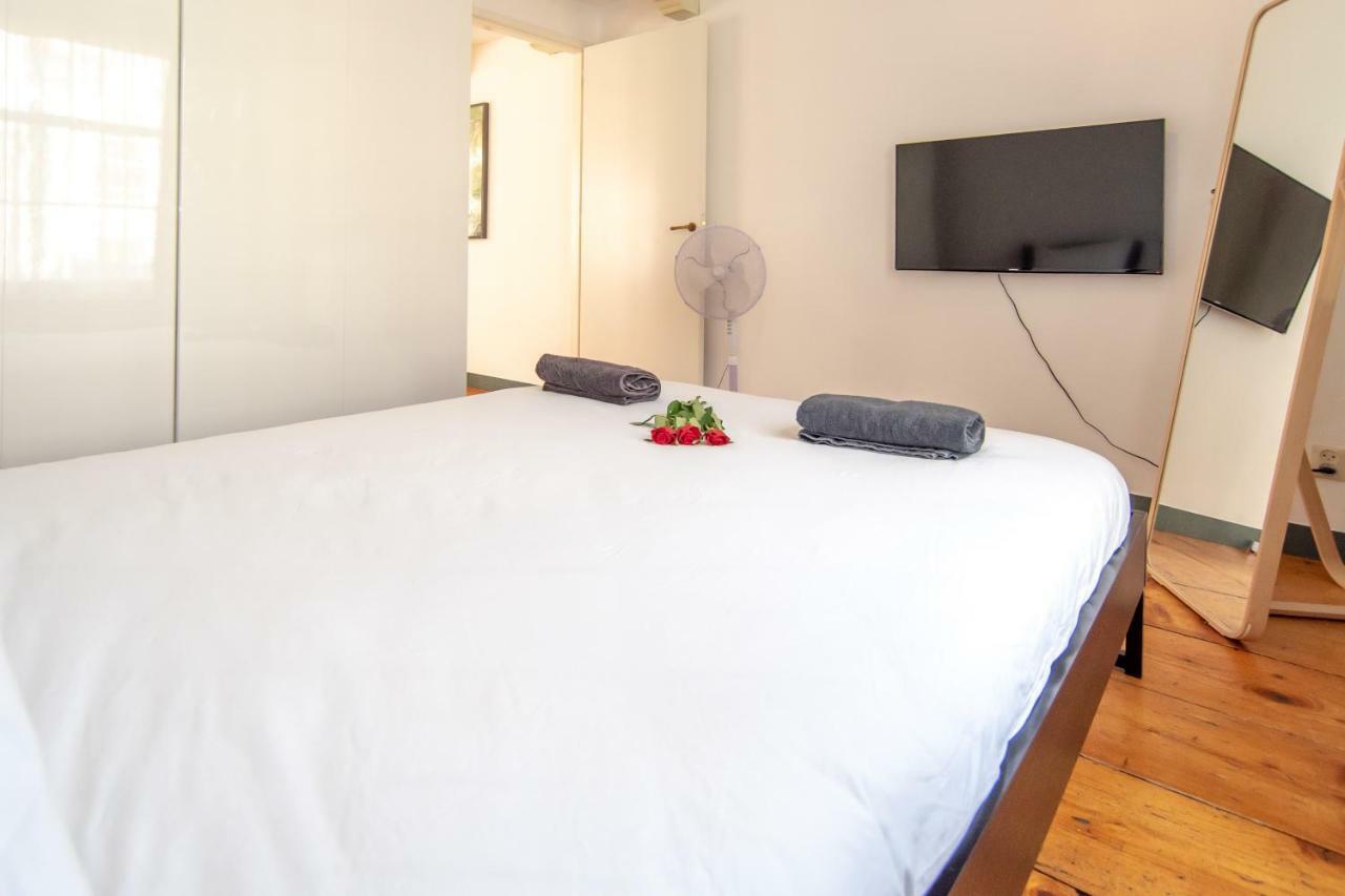 Spacious Central City With Big Private Sundeck! Amsterdam