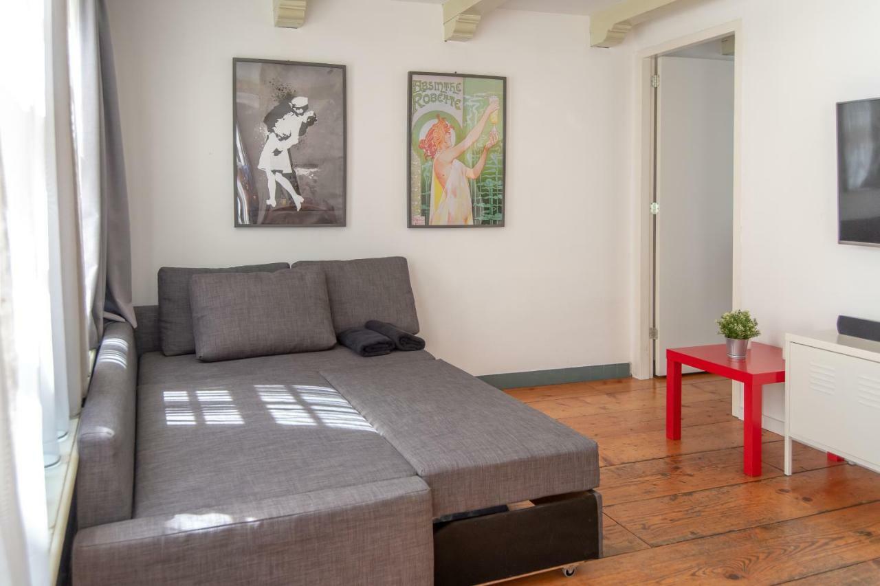 Apartment Spacious Central City With Big Private Sundeck!