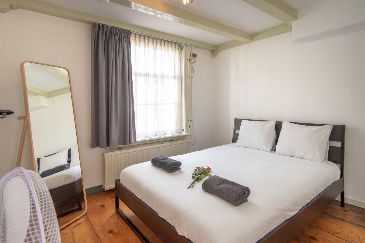 Spacious Central City With Big Private Sundeck! * Amsterdam