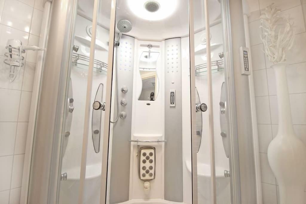 Appartement White Luxury Penthouse In Centre
