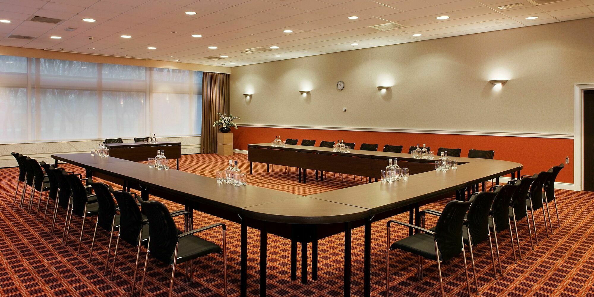 Holiday Inn Amsterdam Hotel 4*