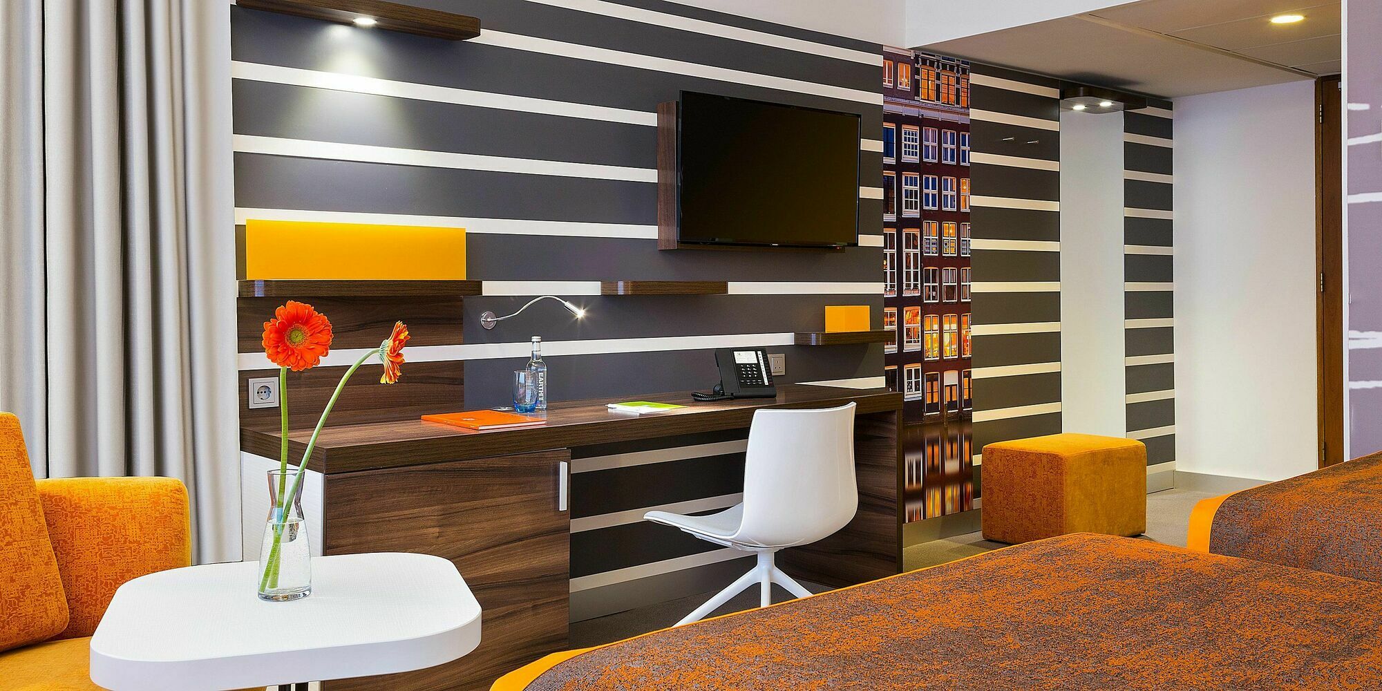 Holiday Inn Amsterdam 4* Amsterdam