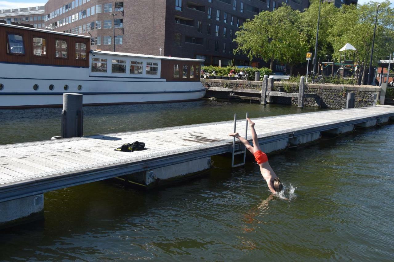 Houseboat Ms Rhy Blitz