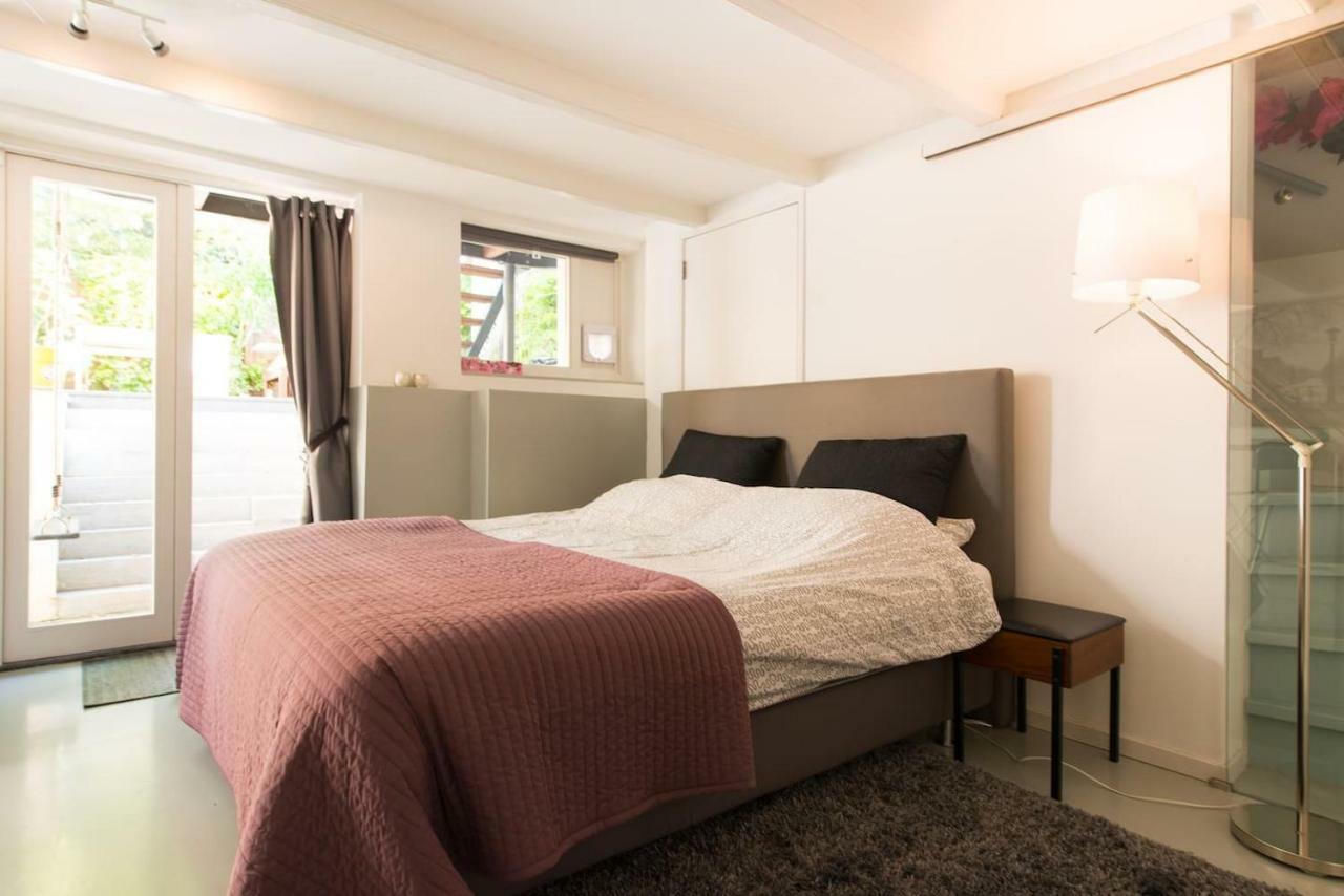 Appartement Quiet For 4 At Park In Center Amsterdam