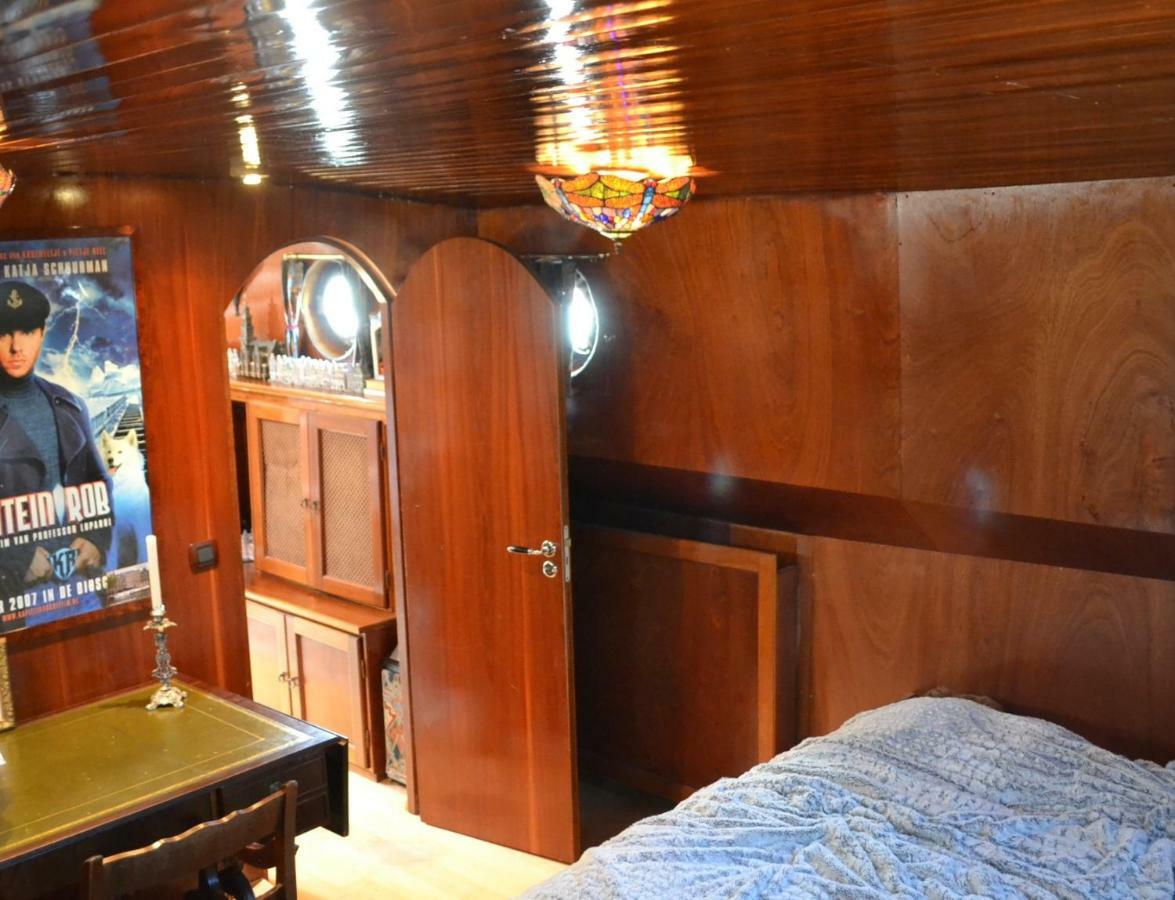 Art Nouveau Houseboat, In Hart Of The City Center Appartement
