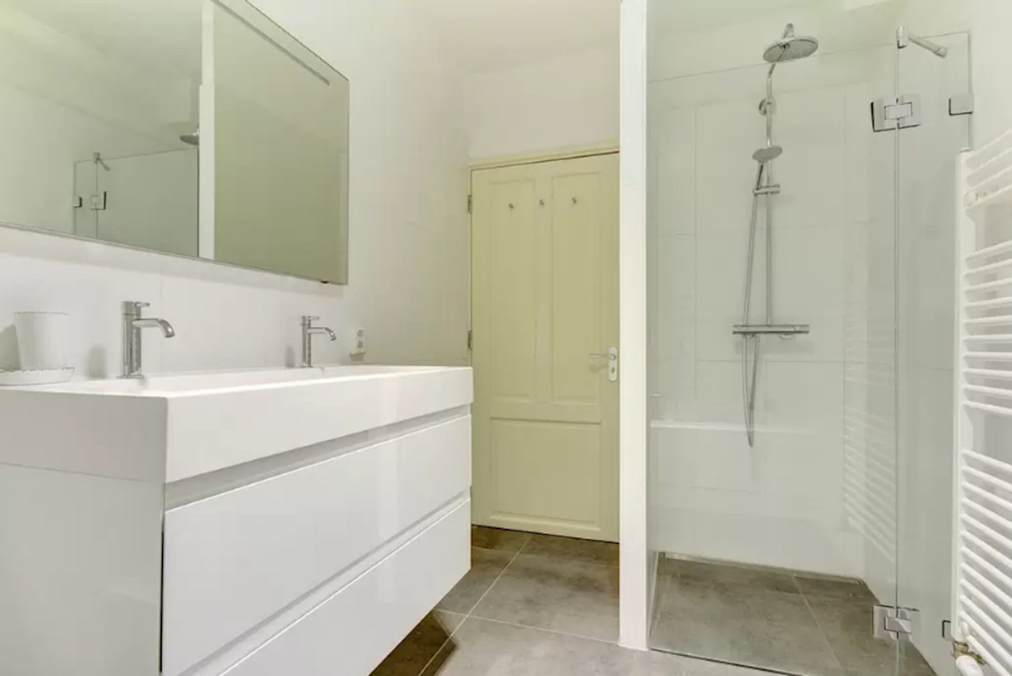 Short Appartement *