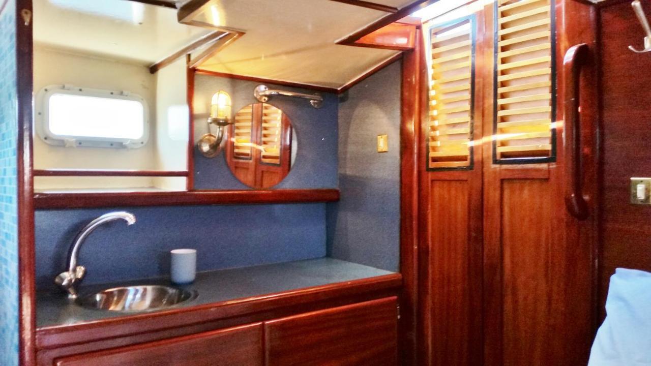 Bateau-hôtel Motorjacht Flint Amsterdam