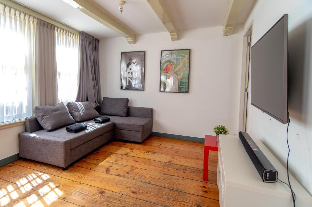 Apartment Spacious Central City With Big Private Sundeck!