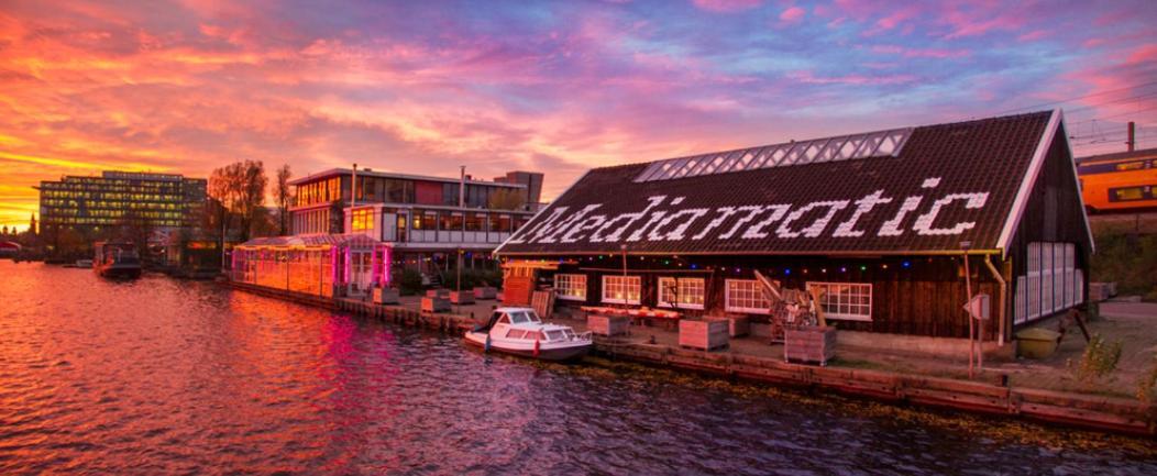 Apartamento Private The Waterhouse Houseboat *