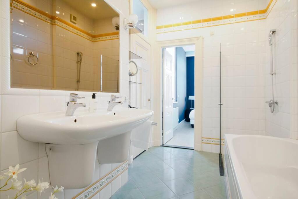 2 Bedroom 2 Bathroom Canal Appartement