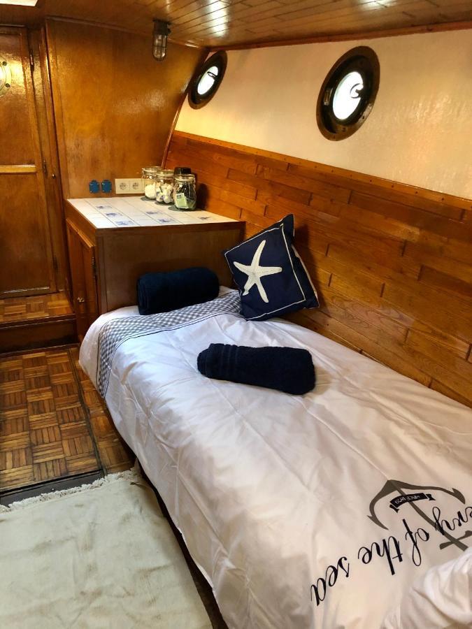 Hotel en barco Boat Center *