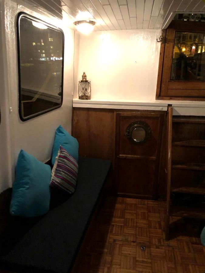 Boat Center Hotel en barco *