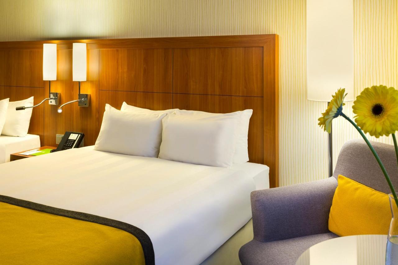 Holiday Inn Amsterdam Hotel 4*