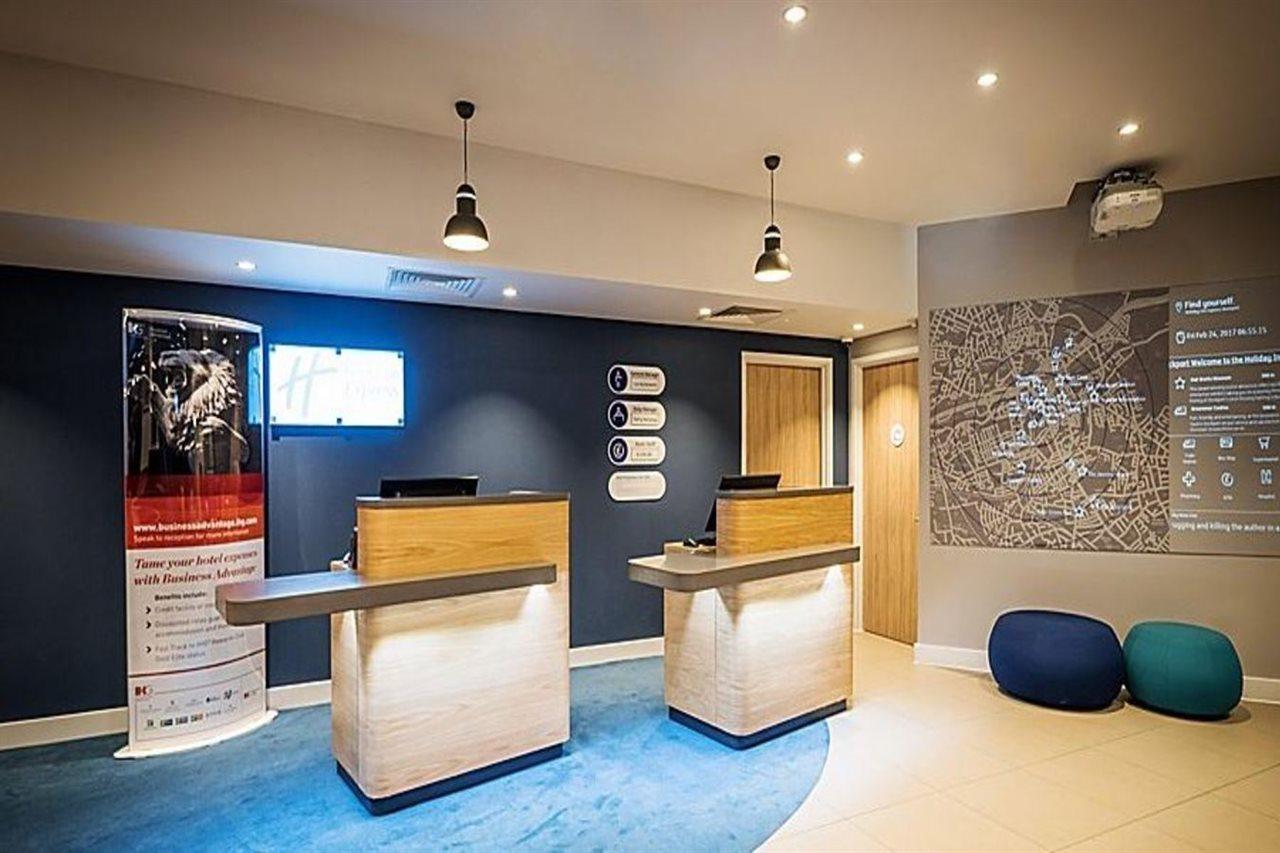 Express - North Riverside By Ihg Hotel