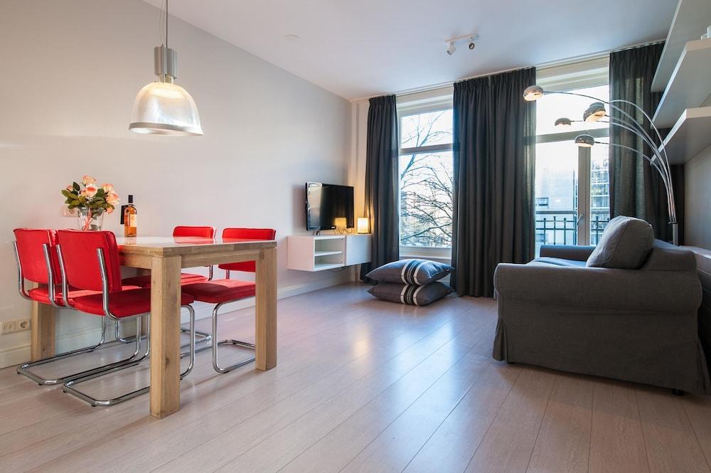 Appartement Short Group Dapper Market Serviced *