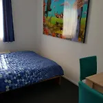 Quiet spacious room