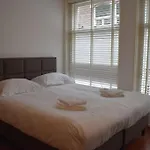 New 4P Renovated Apartment @Best Location Jordaan