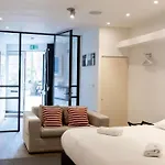 Spui apartment in center