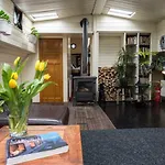 Houseboat Reussi