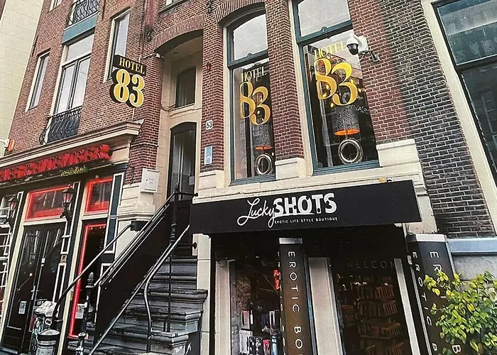Hotel 83