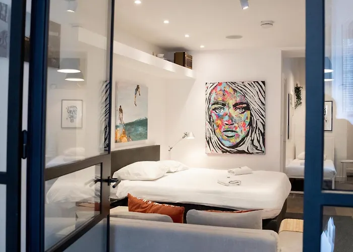 Spui apartment in center
