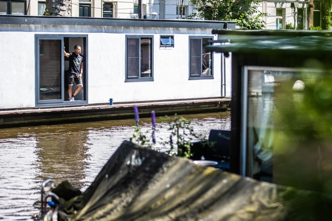 Amsterdam-houseboat-amstel Amsterdam