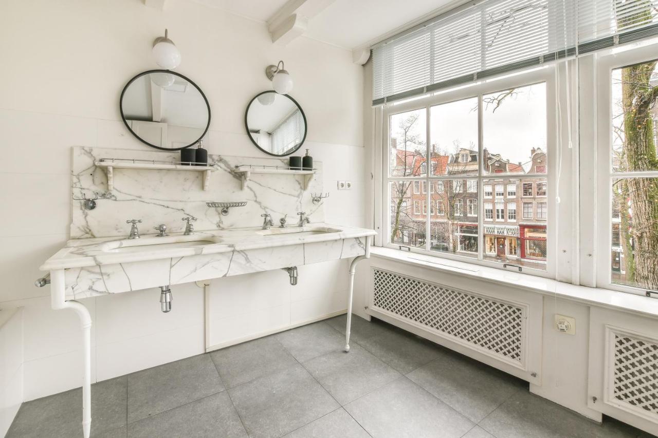 Spiegelgracht With Canal View Couette-café