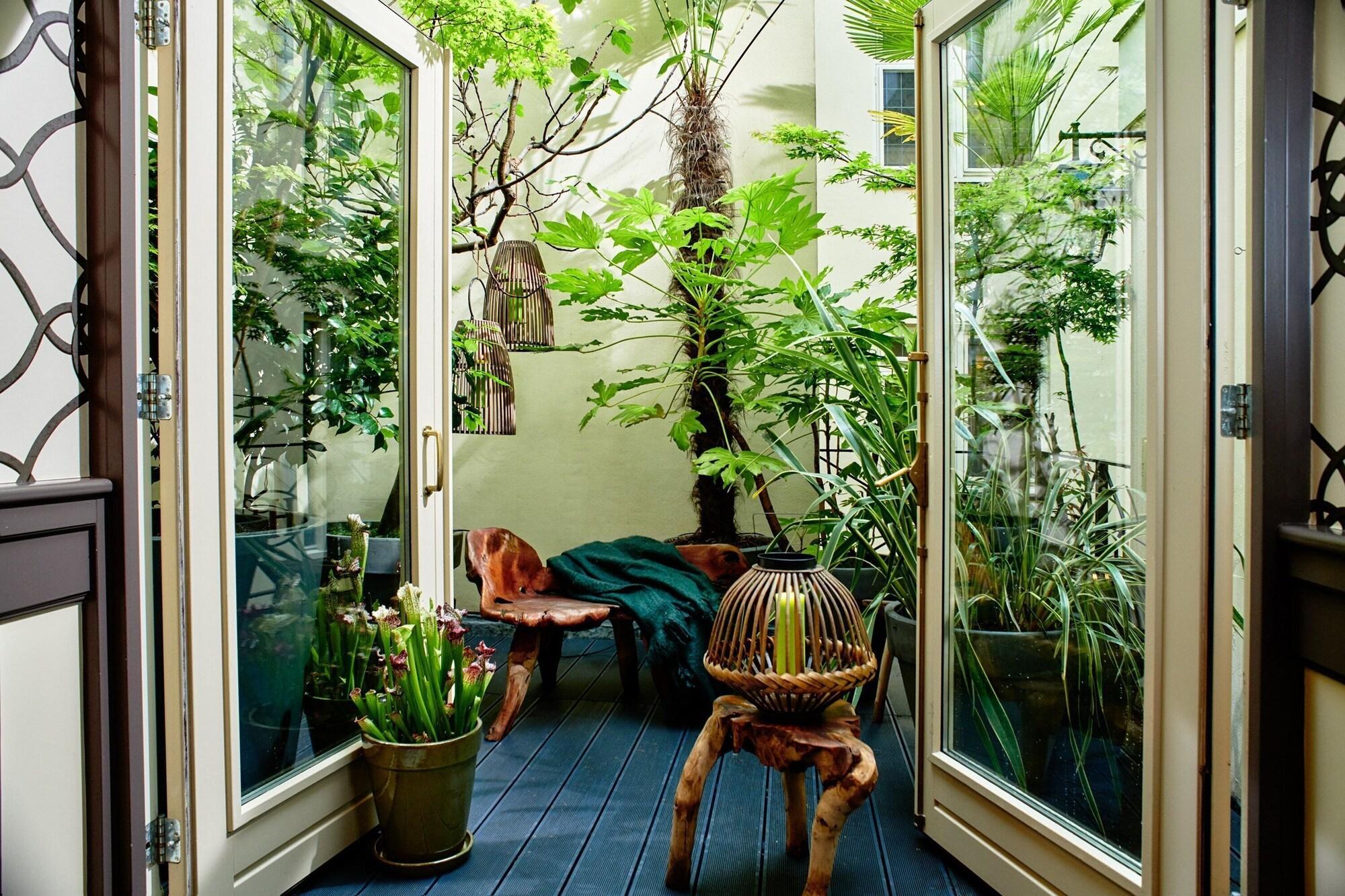 Estherea Hotel