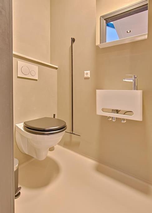 Private 60m2 - Centre Location *