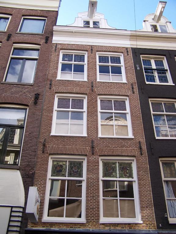 The 9 Streets Apartment