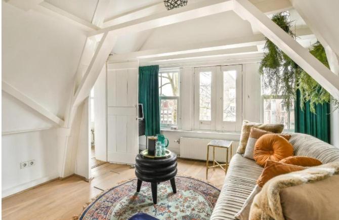 Spiegelgracht With Canal View Couette-café 5*