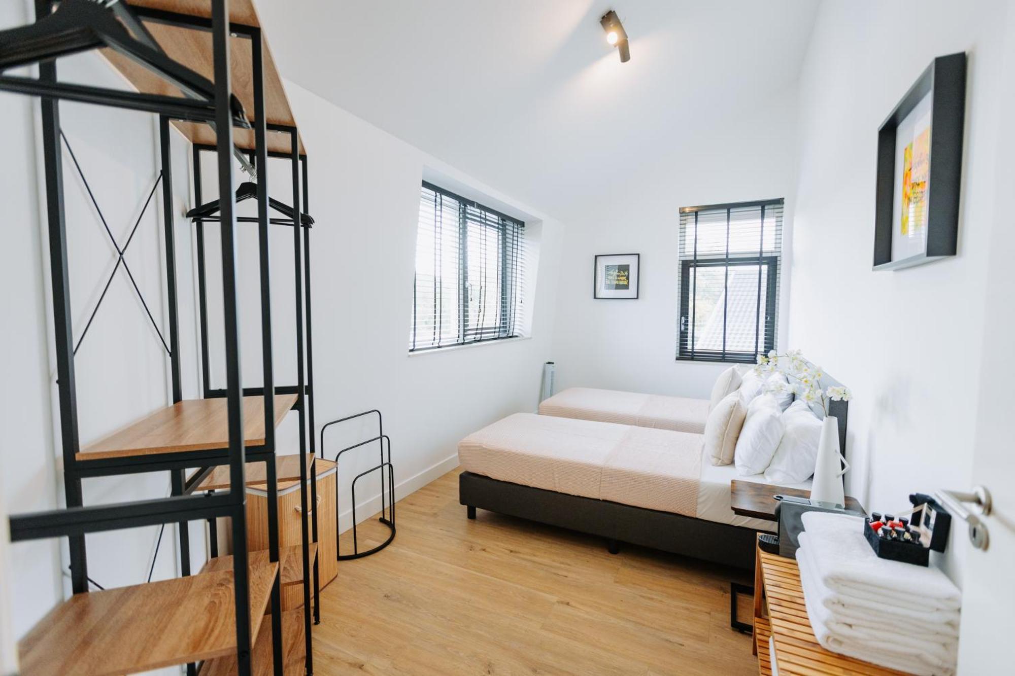 Dutch Design With 6 Luxurious Bedrooms