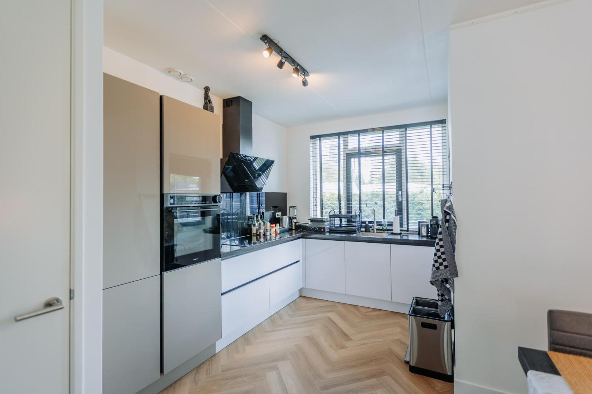 Dutch Design With 6 Luxurious Bedrooms Villa Amsterdam