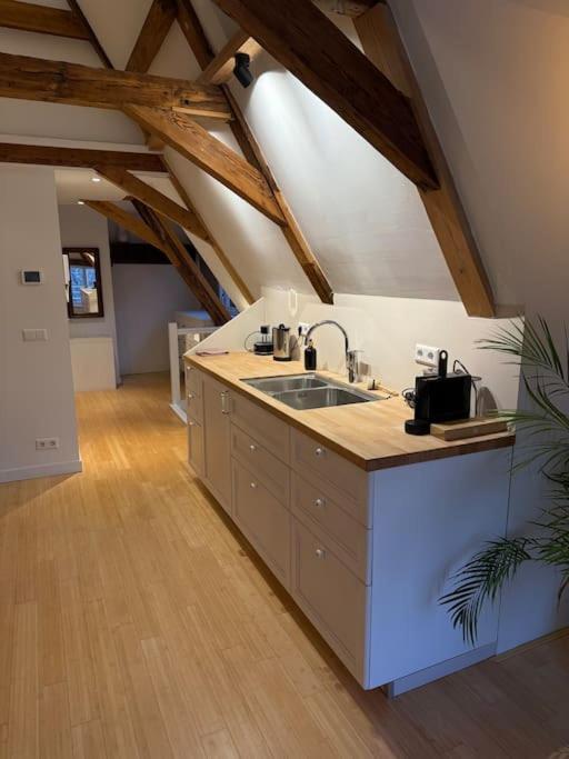 Nieuwmarkt Loft Appartement *