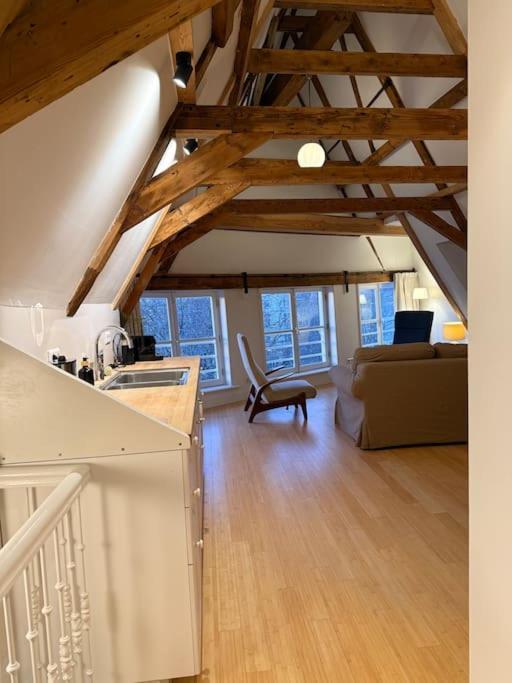 Nieuwmarkt Loft Appartement *