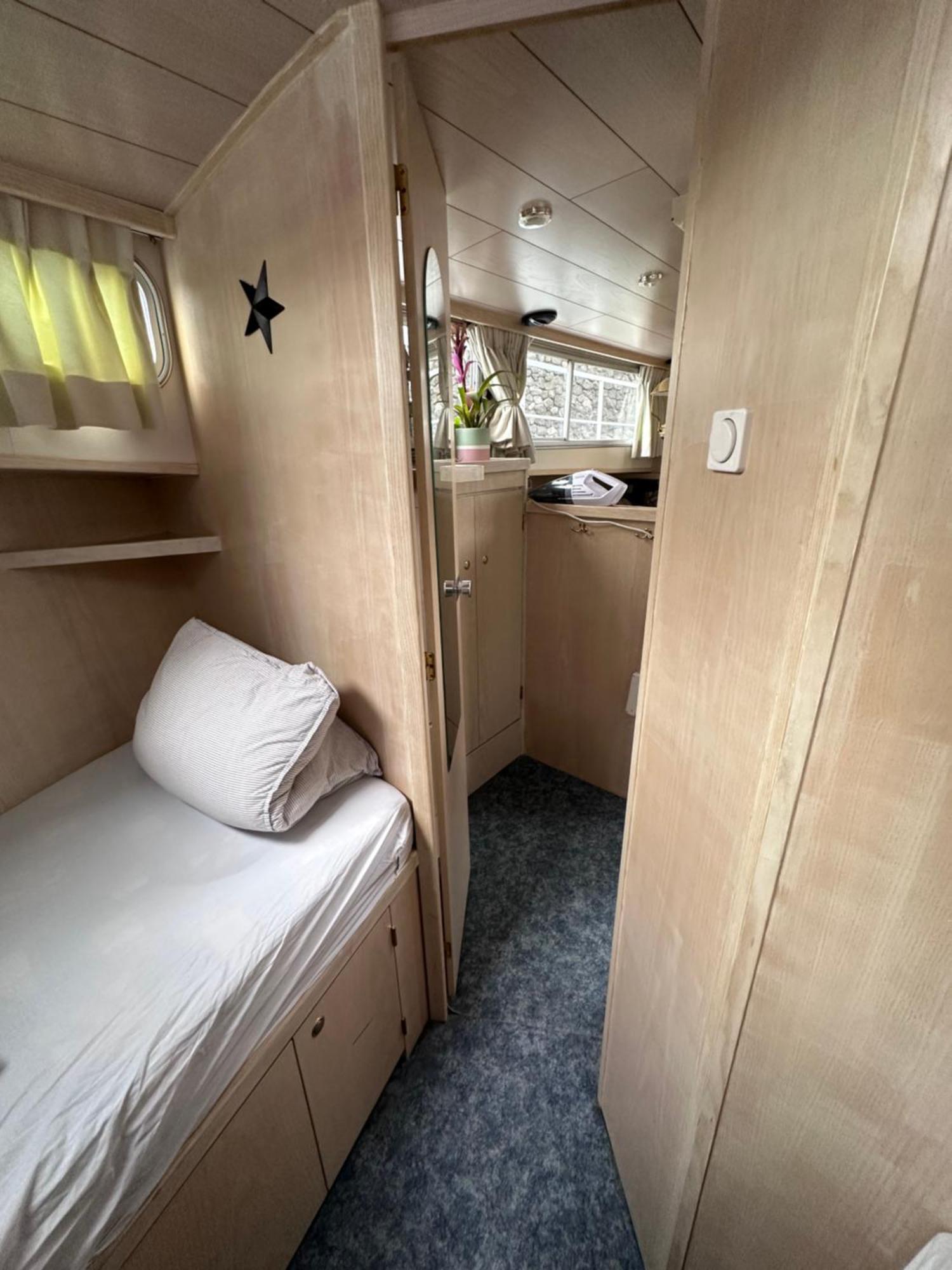 Luxury Houseboat Amsterdam