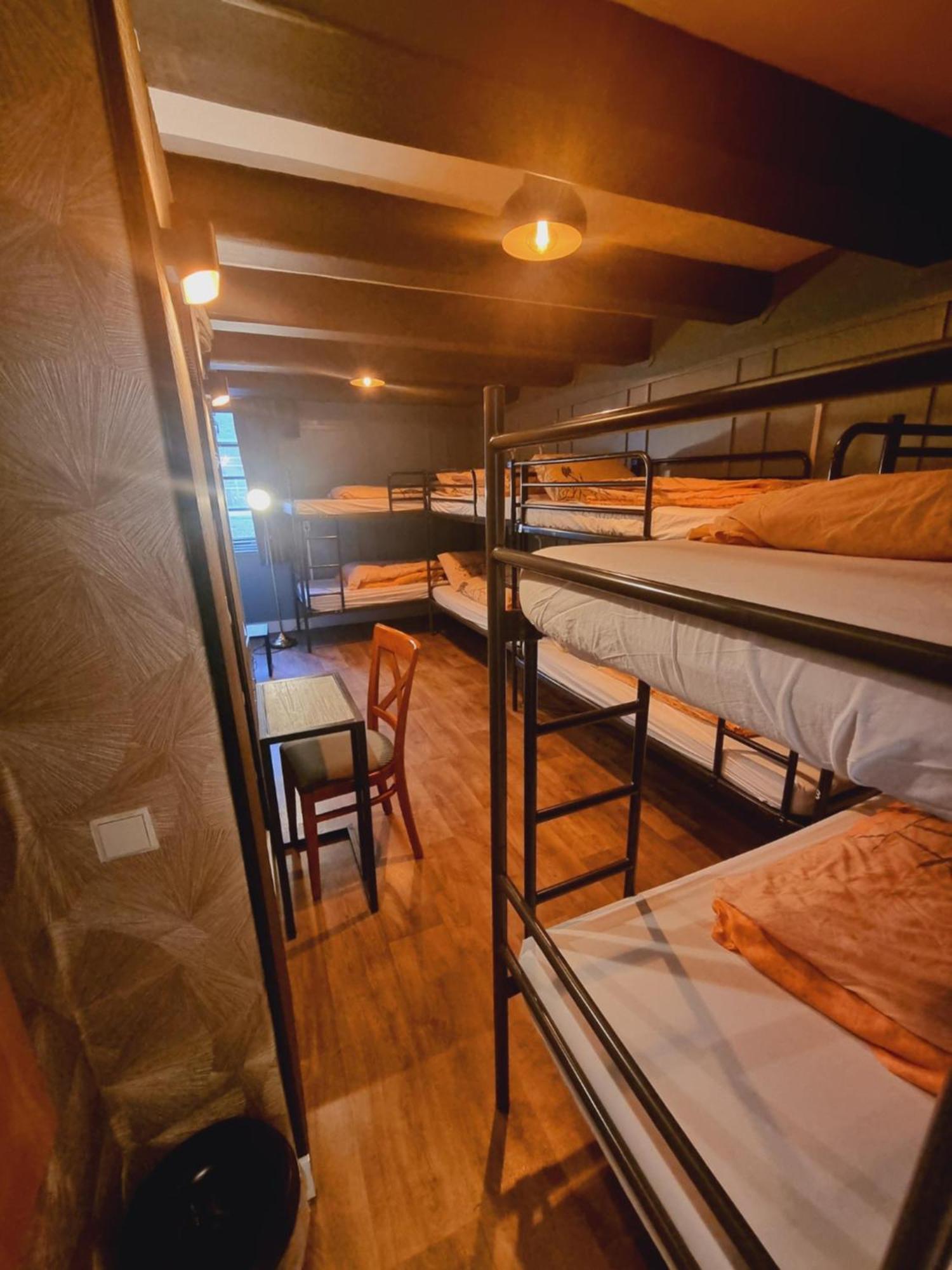 Hostal Downtown Canal View *