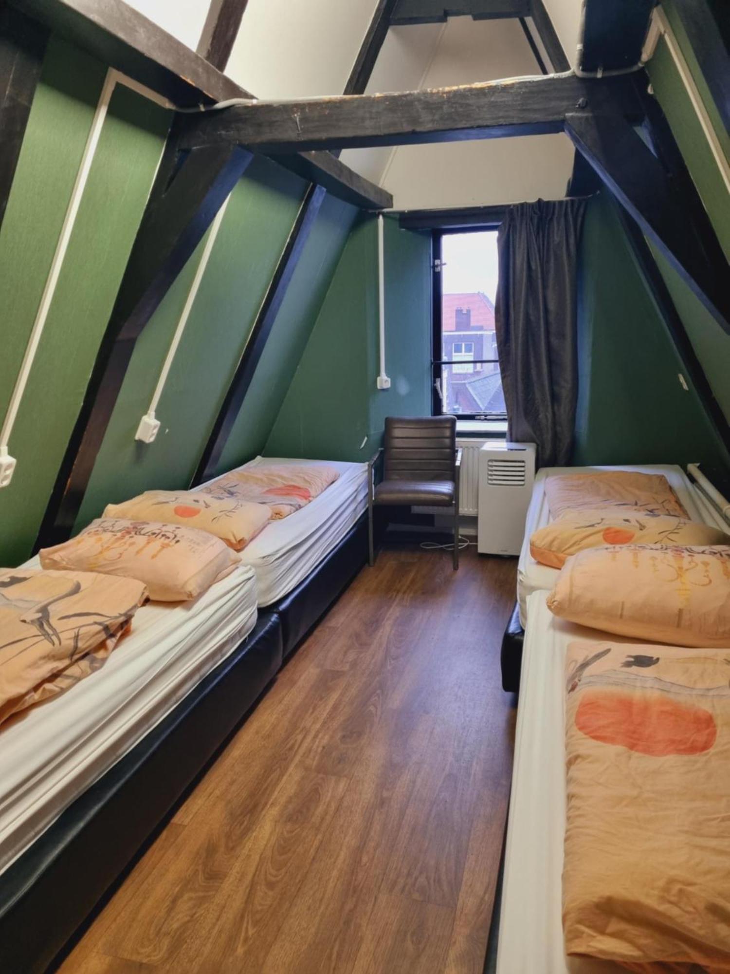 Hostal Downtown Canal View *