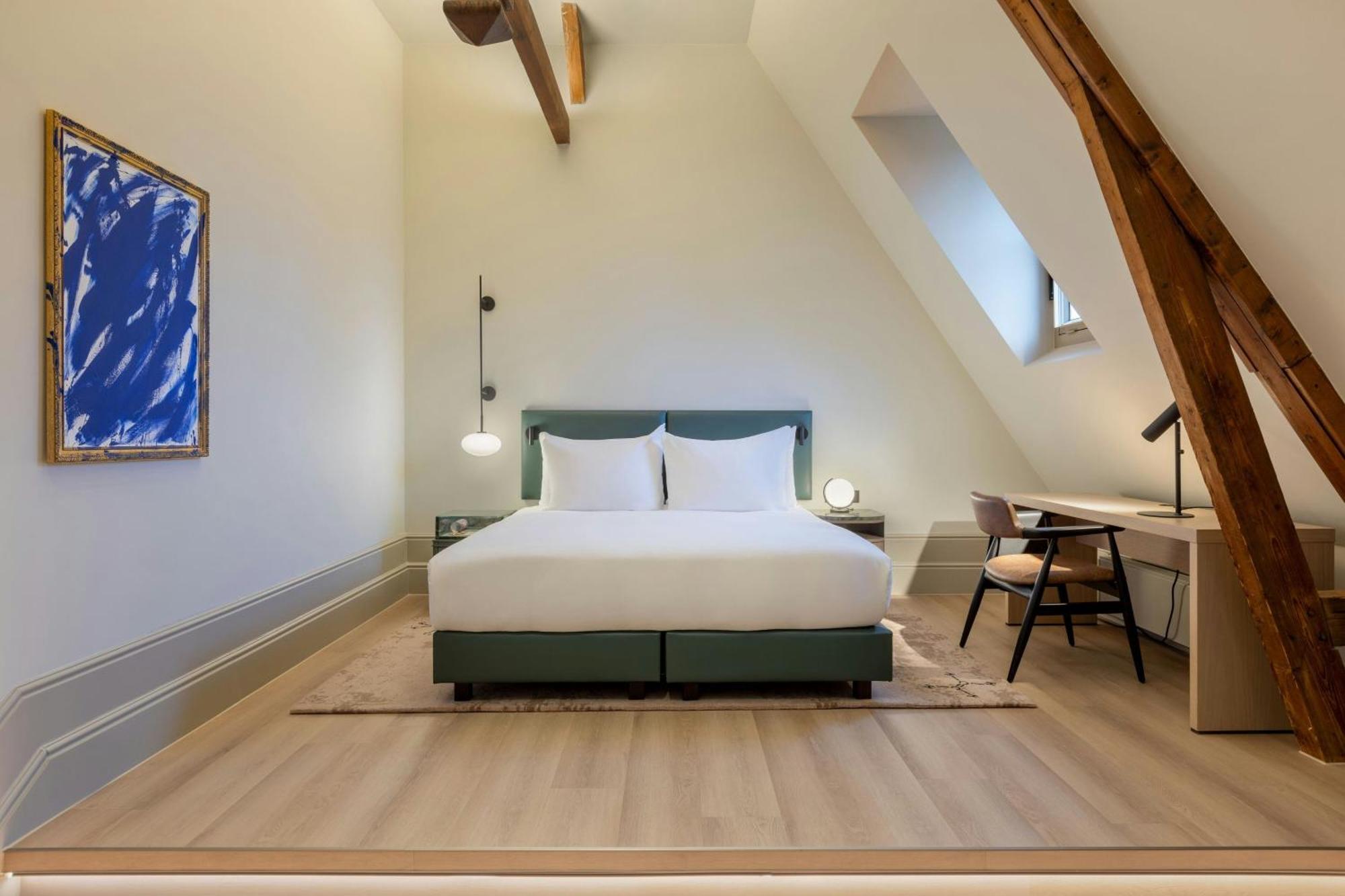 Hotel The College 5*