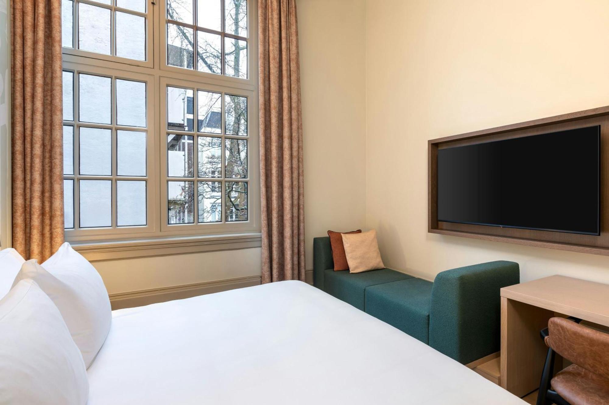 Hotel The College 5*