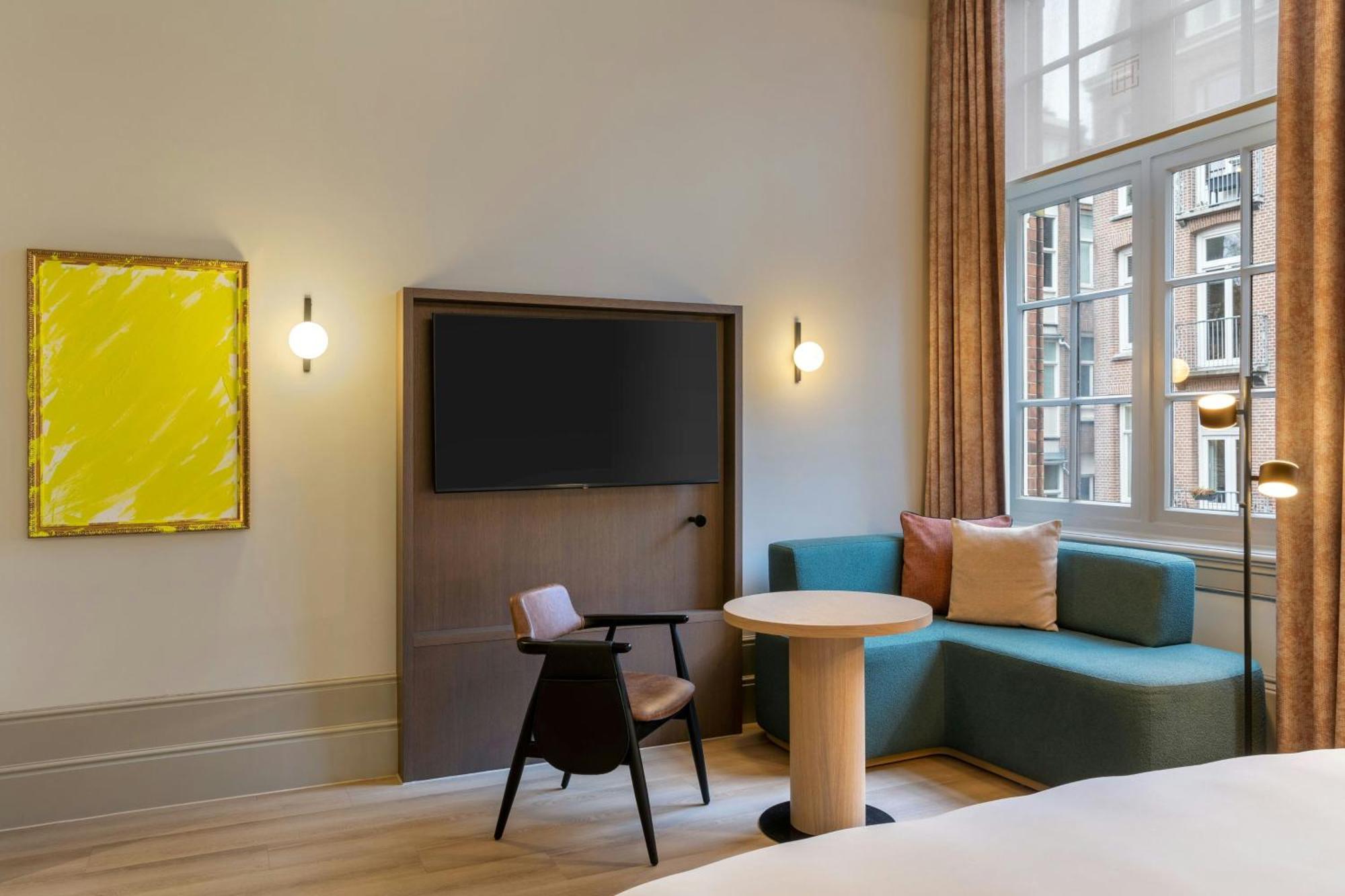 The College 5*