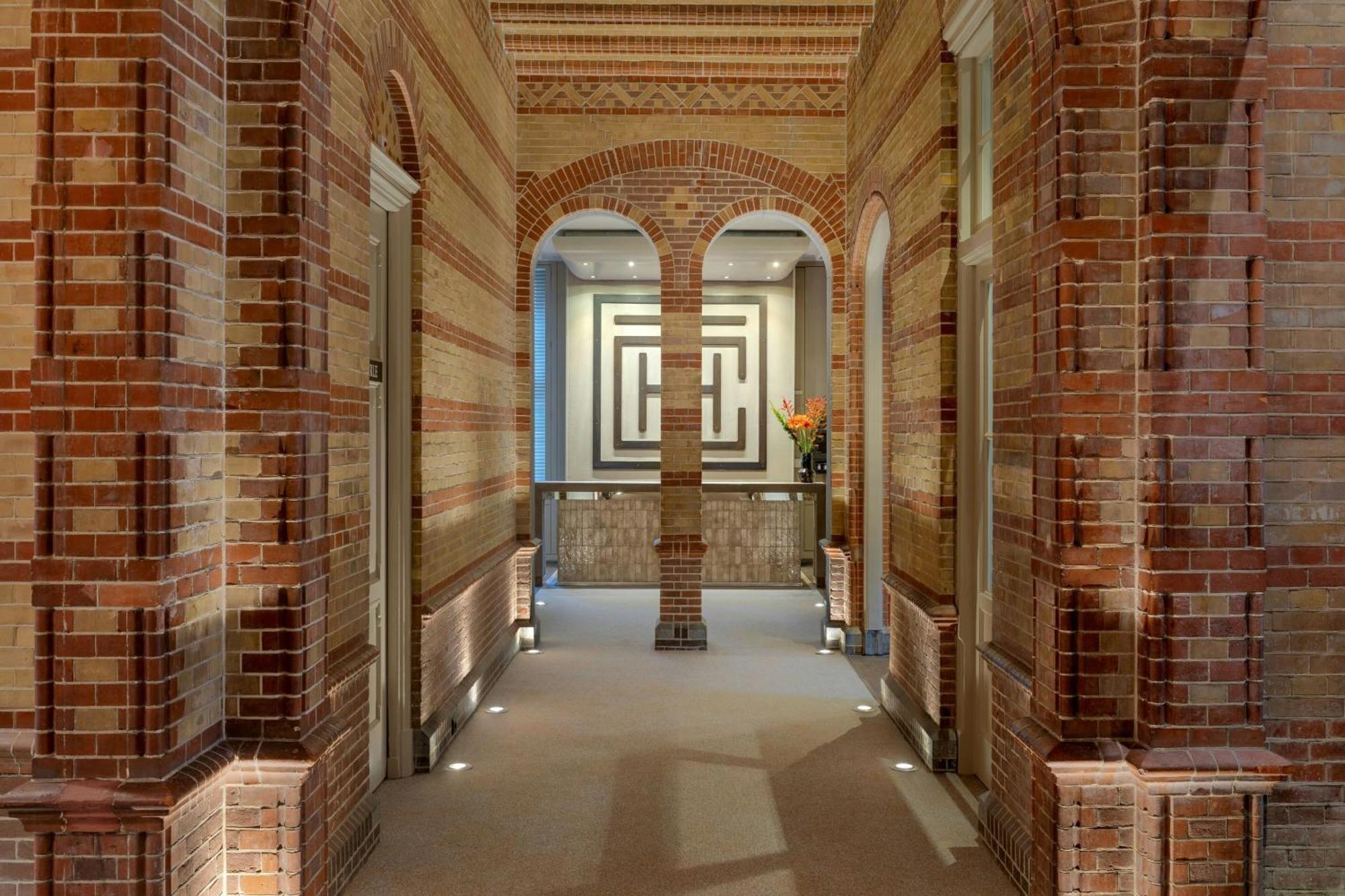 Hotel The College