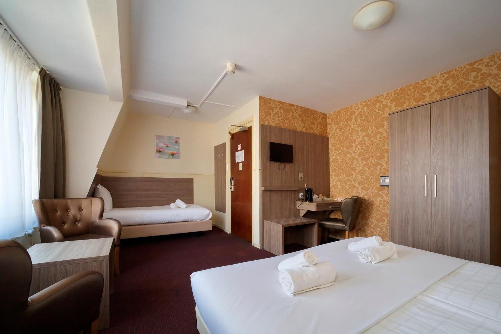 Aadam Wilhelmina Amsterdam