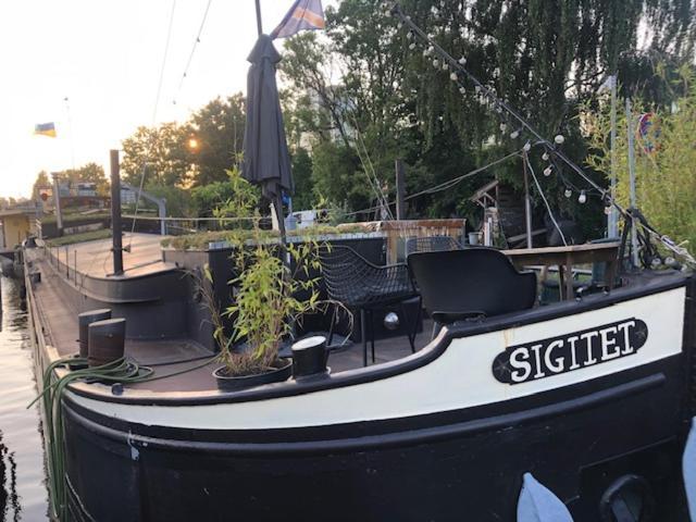 Houseboat Tante Piet