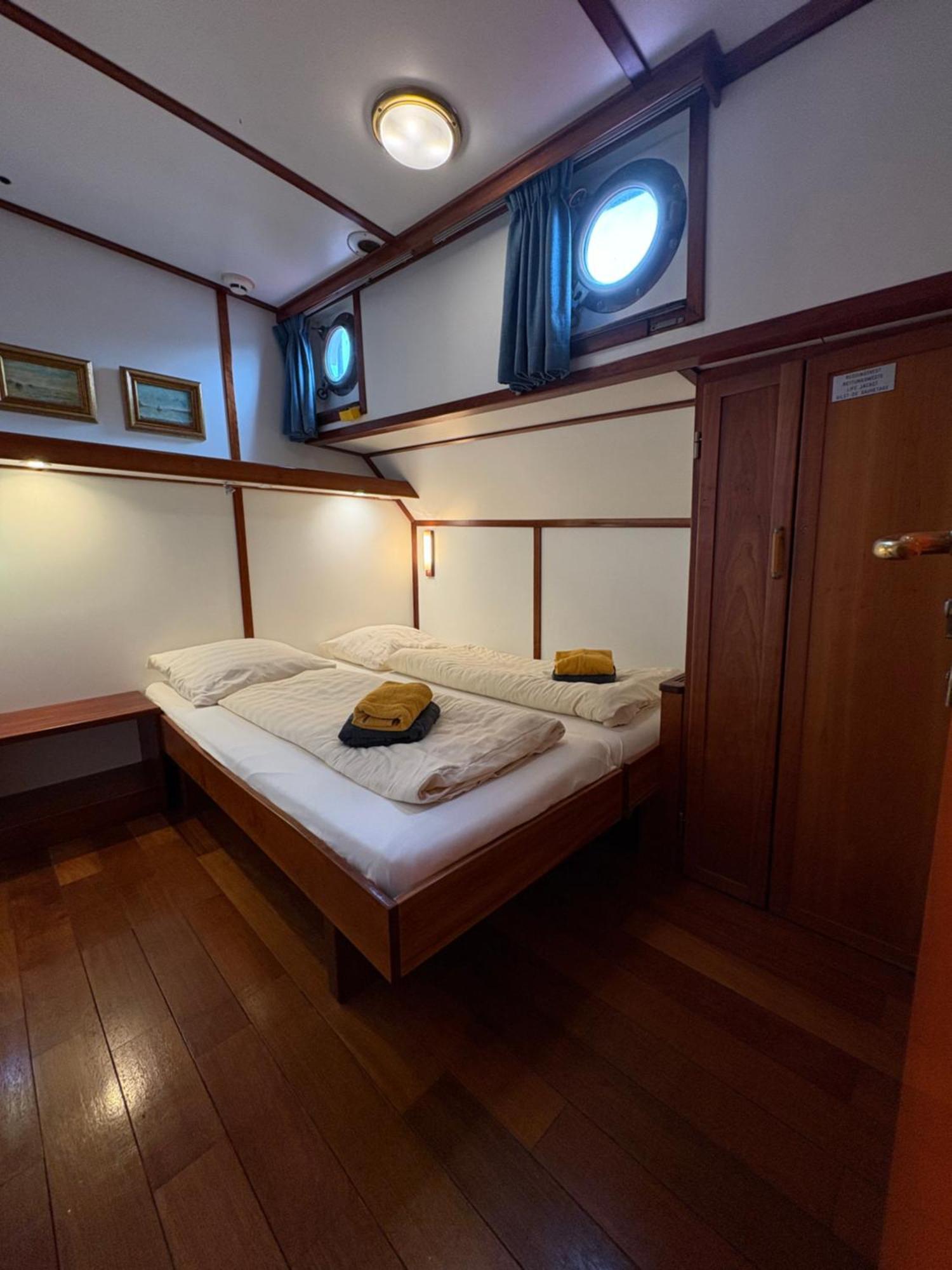 Hotel Hotelboot Zwaan