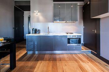 City Park Suites 4*
