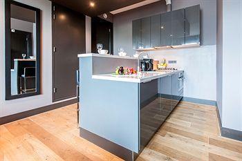 City Park Suites 4*