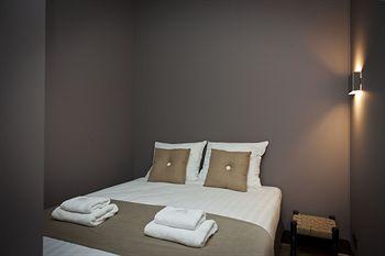 City Park Suites Hotel 4*